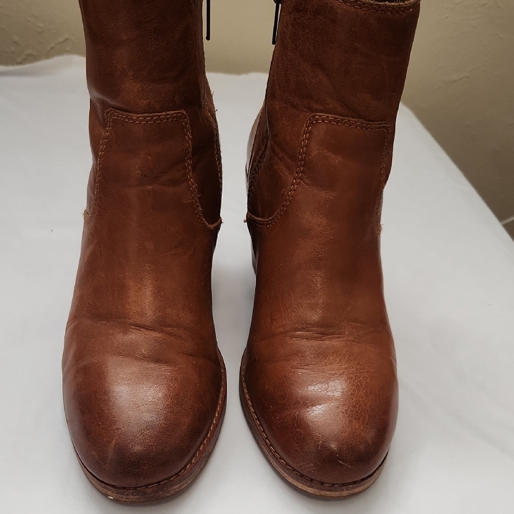FRYE AND CO. Tan Leather Ankle Boots - Picture 2 of 8